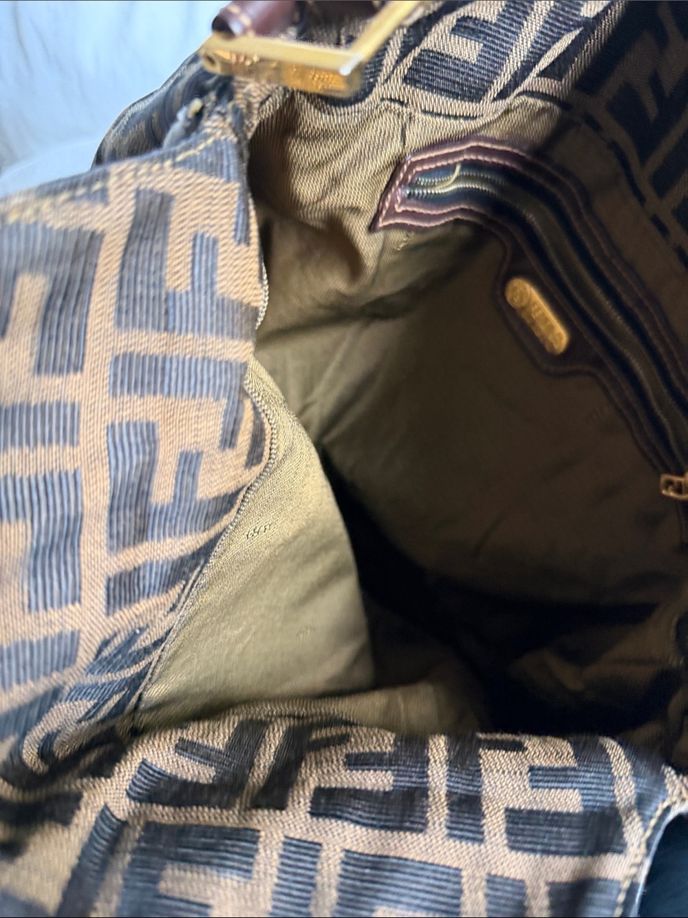 Designer-Pattern Brown Shoulder Bag - Picture 6 of 7